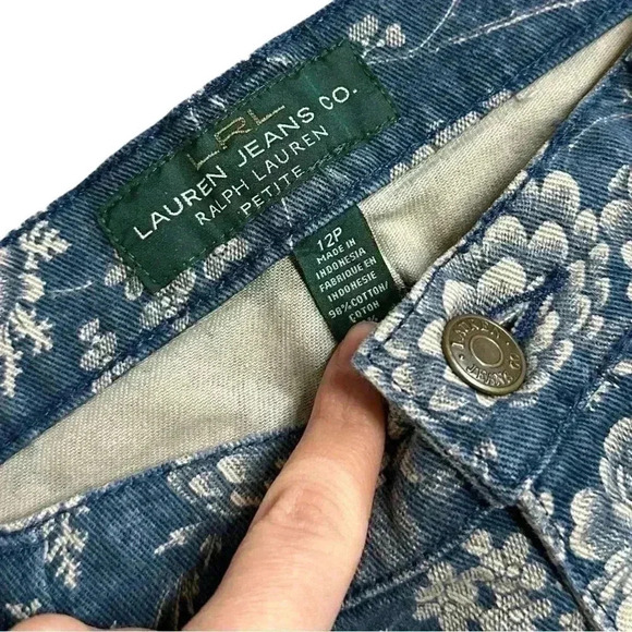 RALPH LAUREN LRL JEANS CO BLUE & CREAM FLORAL SLIM STRETCH ANKLE JEANS Size 12P - Picture 5 of 6